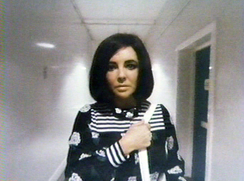 Una hora en la noche (Night Watch) 1973 Elizabeth-taylor-night-watch-fashionhorrors-1