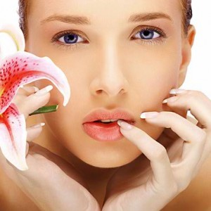 خمسة أشياء قد تؤدي إلى الإضرار بصحة البشرة ... D4cee_skin-care-tips-300x300