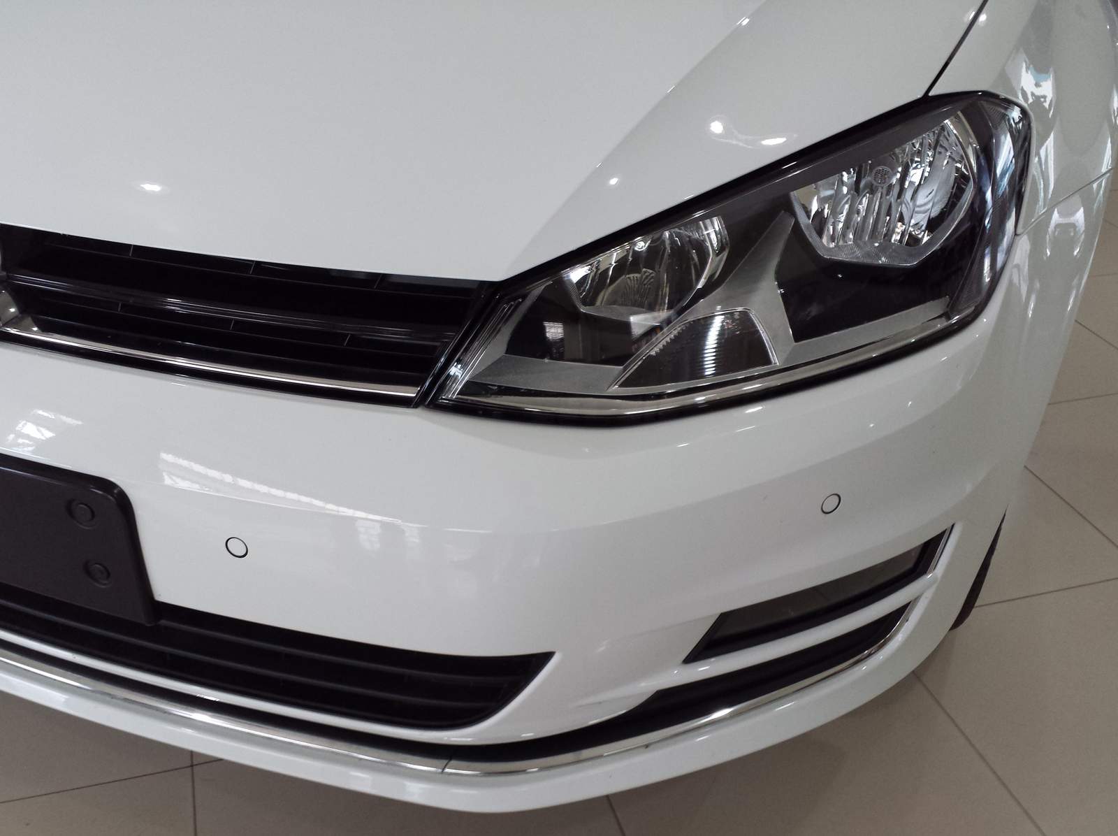 Volkswagen Golf VII - Página 23 VW%2BGolf%2BTSI%2BHighline%2B2015%2B-%2BBranco%2B(3)