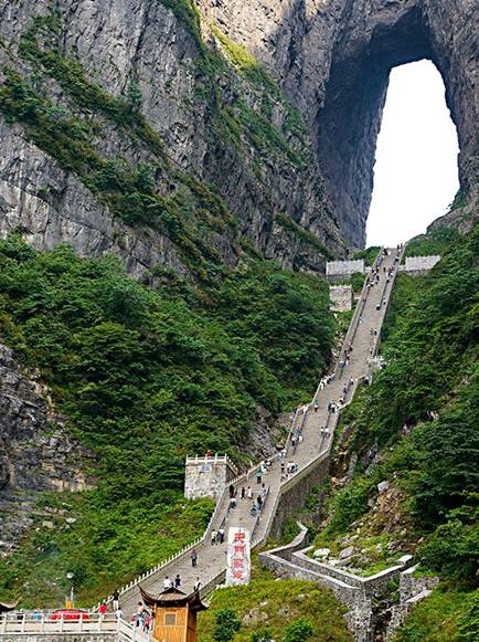 جبل في الصين يعتقدون انه باب للسماء Image025-709546