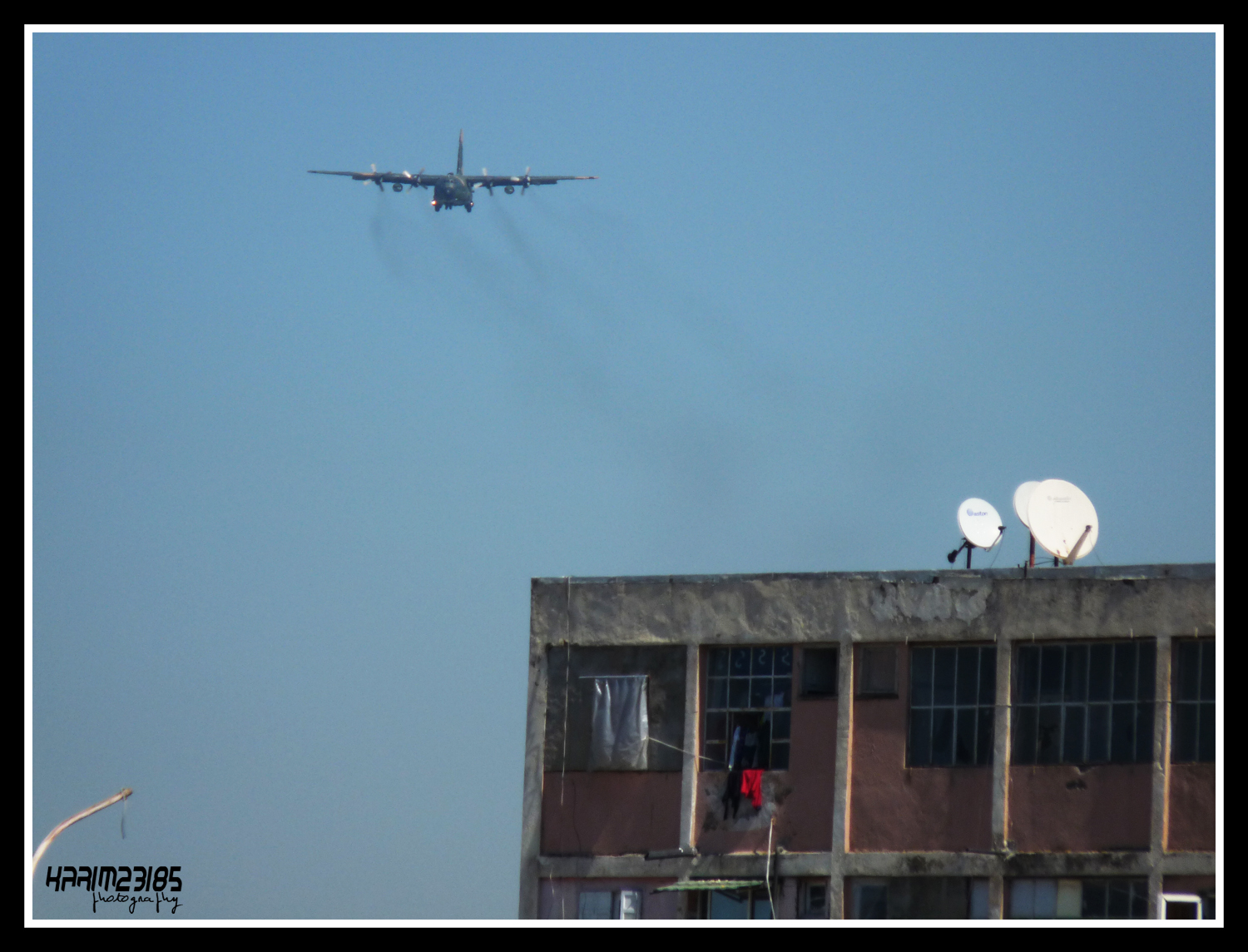 صور طائرات النقل والشحن الجزائرية [ C-130H/H30  /  Hercules ]  P1070846