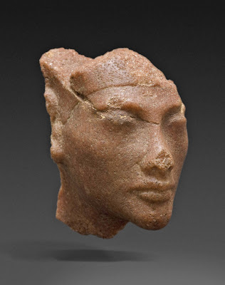 Rare new head of Nefertiti  Nefertiti_profile