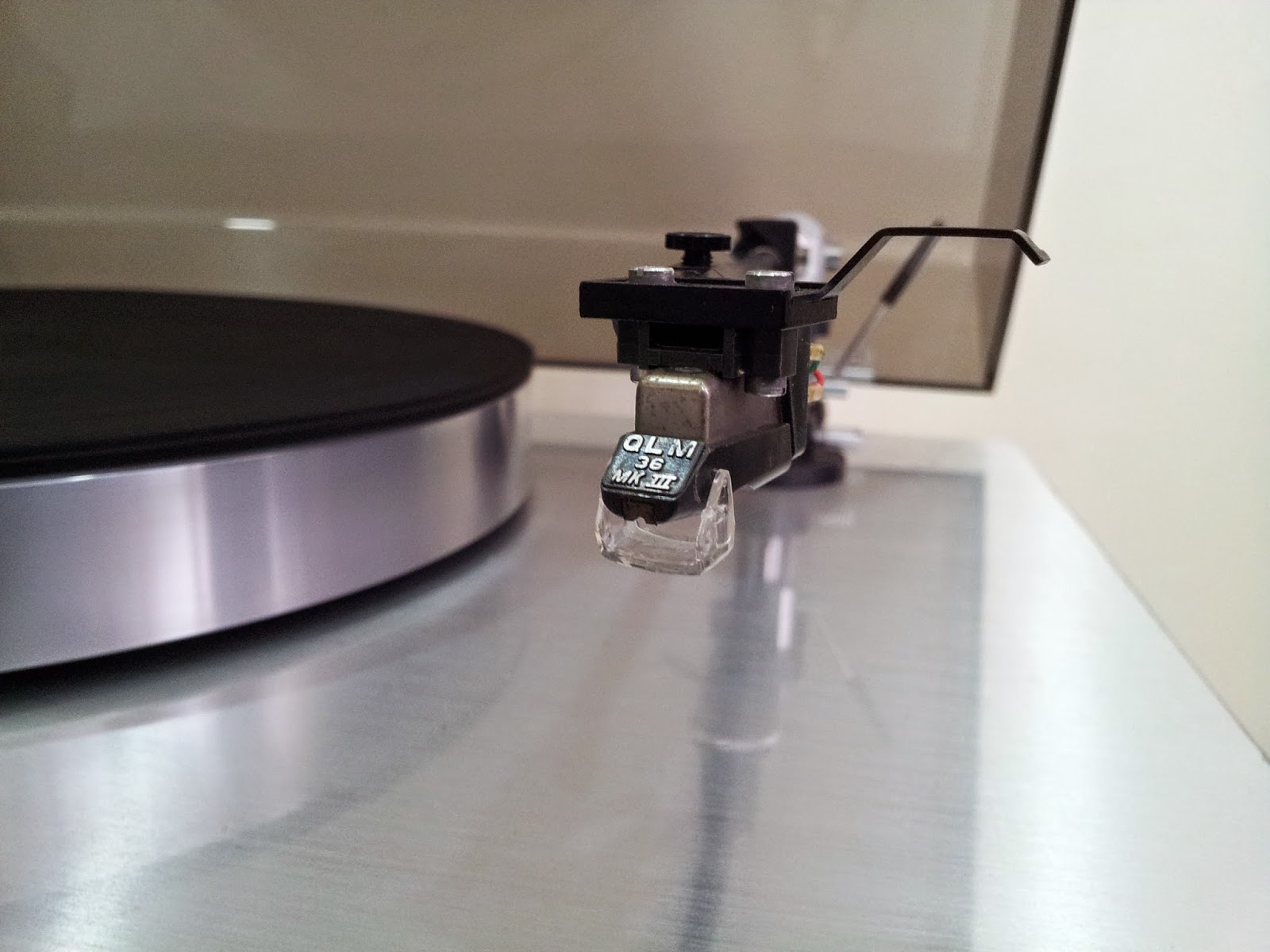 Luxman PD-272 Turntable with ADC LMF-2 ToneArm and QLM 36 MKIII Cartridge (Used) 20140806_163040