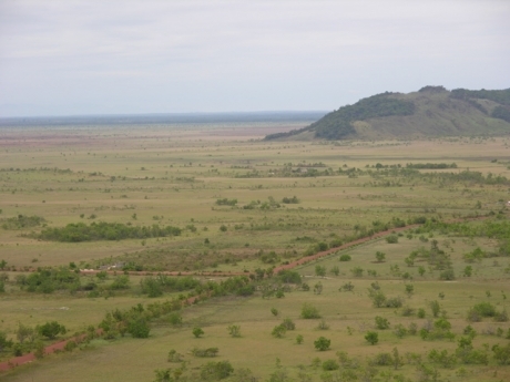 FANB - Venezuela vs guyana - Página 13 Road-leading-south-from-the-rockview-lodge-crossing-the-rupununi