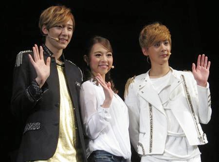 Kevin & Jun dans le musical ON AIR 25