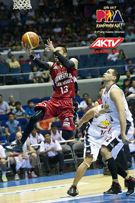 JayJay Helterbrand PBA Sneaker MVP?  12022012_pba-12022012_ginebra_barako_pktb8272