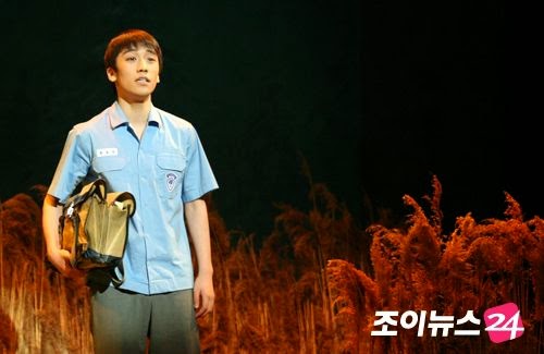 [16/10/14][Vid/Pho] #TBT: vở nhạc kịch của SeungRi 'Sonagi' Seungri-sonagi-musical_019