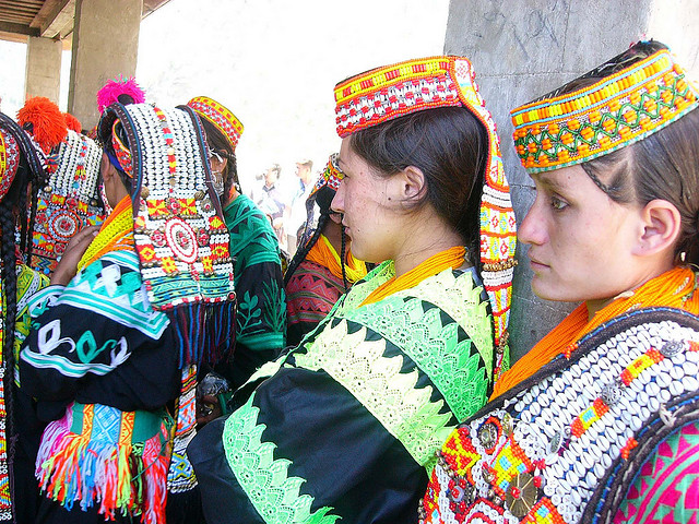 قبيلة البيض في باكستان Kalash%20pakistan%20hindu%20kush%2026