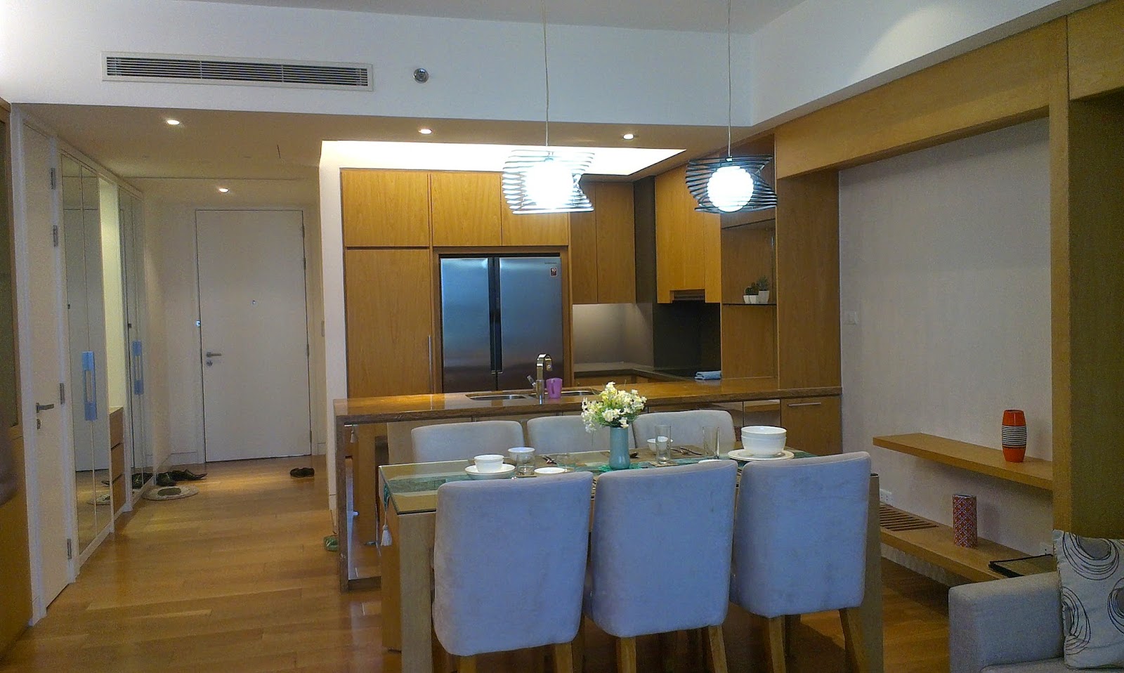 A luxury apartment in The Indochina Plaza for renting (1700$) IMAG0127