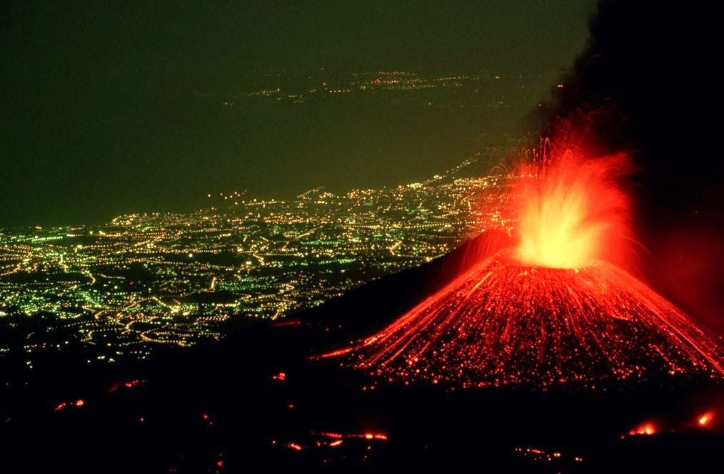  Los volcanes en todo el Cinturón de Fuego están en erupción ahora mismo - ¿Serán los de EE.UU. los próximos?(VIDEO) Volcan