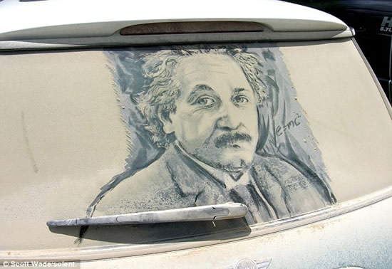 لوحات فنية الرسم بالرمال   Paintings sand painting Sand-dirty-car-art5