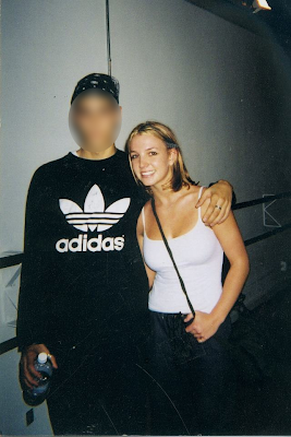 Nova foto de Brit em 1999/2000  A3fls2