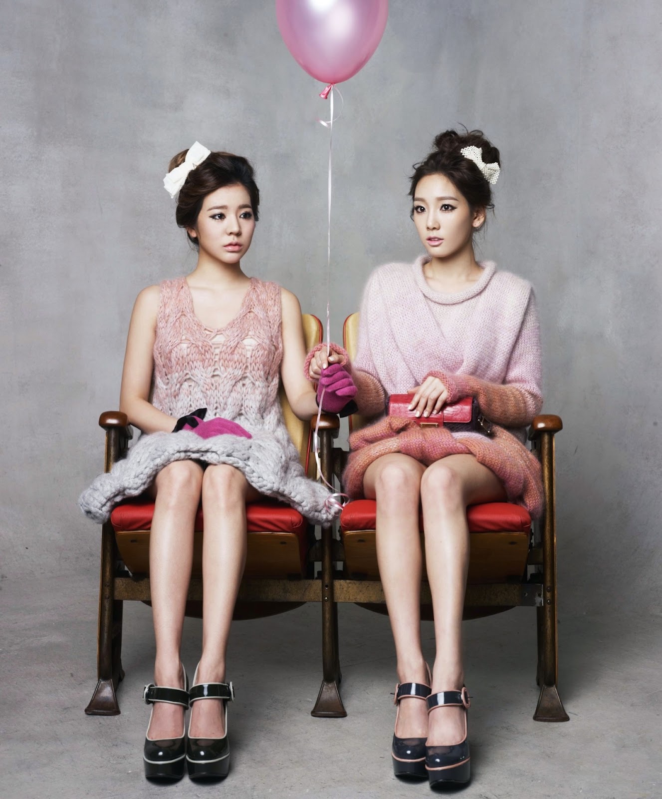 Sunny & Taeyeon @ Singles Magazine Scans HD - November 4beeb8f0tw1dqnxbbr7rsj