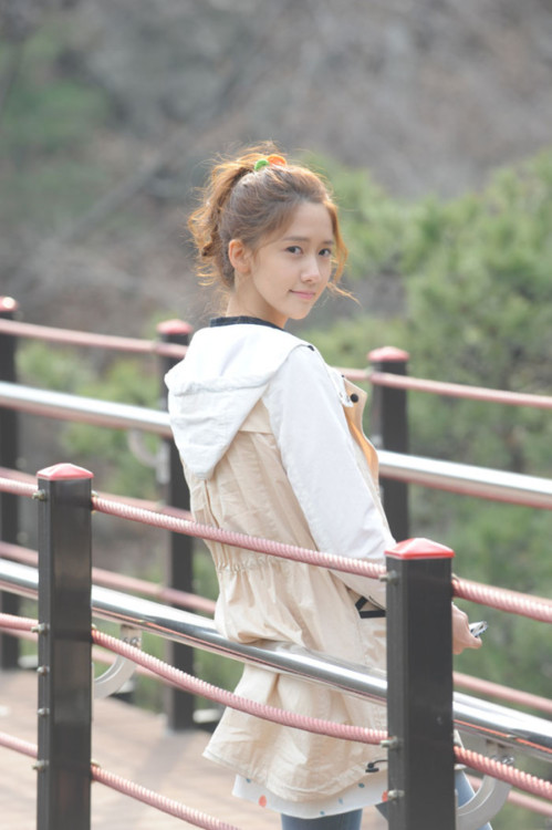 [PICS][02.04.12 ]Yoona @ Love Rain Tumblr_m1udn5nXz71r4mqbno1_500