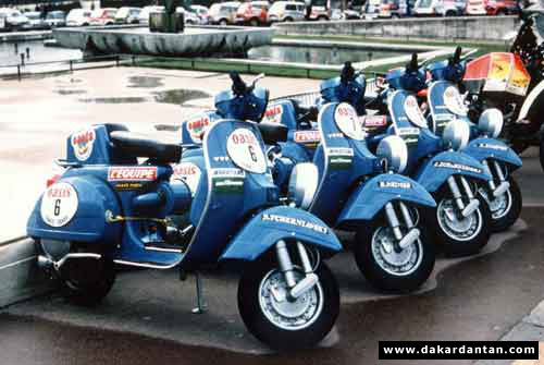 Vespas en el Paris Dakar Vespa-1980-01web