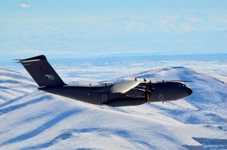 ثاني طائره نقل عسكري نوع A-400M تدخل الخدمه لدى سلاح الجو التركي  Turkish%2BAir%2BForce%2BCommander%2Bflies%2Bnewly%2Bacquired%2BA-400M%2B2