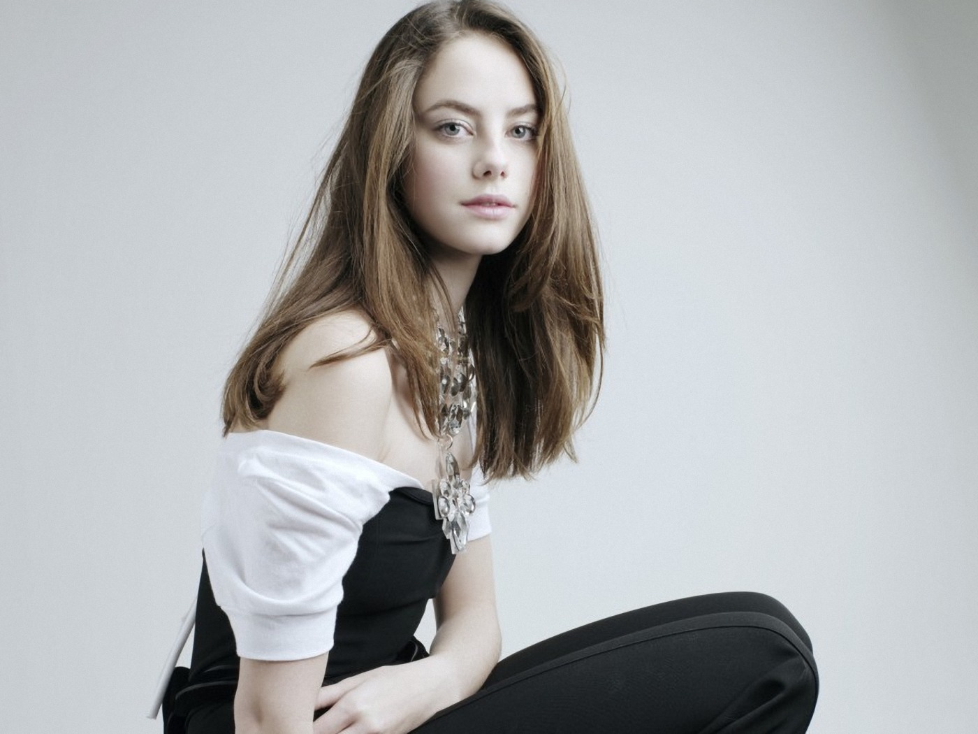 ~ Sol Comis ~  Kaya%20Scodelario%20hot-and-sexy-actress-2012-01