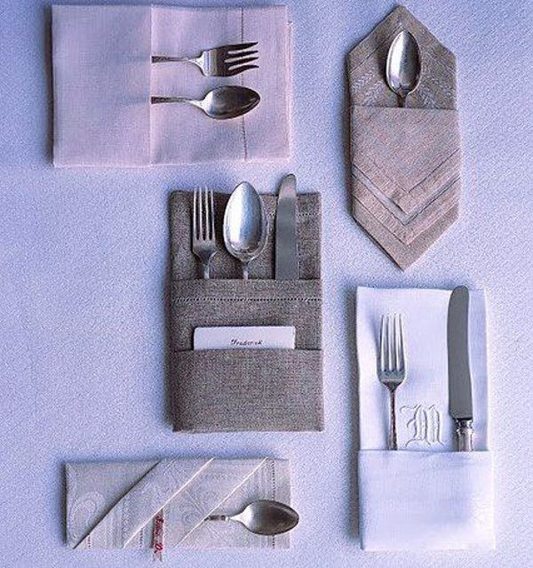 திறமைக்கு அளவே இல்லையா !!துடைக்கும் துண்டில் {napkin} துடிப்பான கைவேலைப்பாடு  Nice-Napkin-Folding-Idea-for-dining-table-14