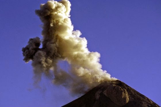 SEGUIMIENTO MUNDIAL DE VOLCANES. - Página 16 89d5b89b4464ef5a56ccf08b1438b1f4