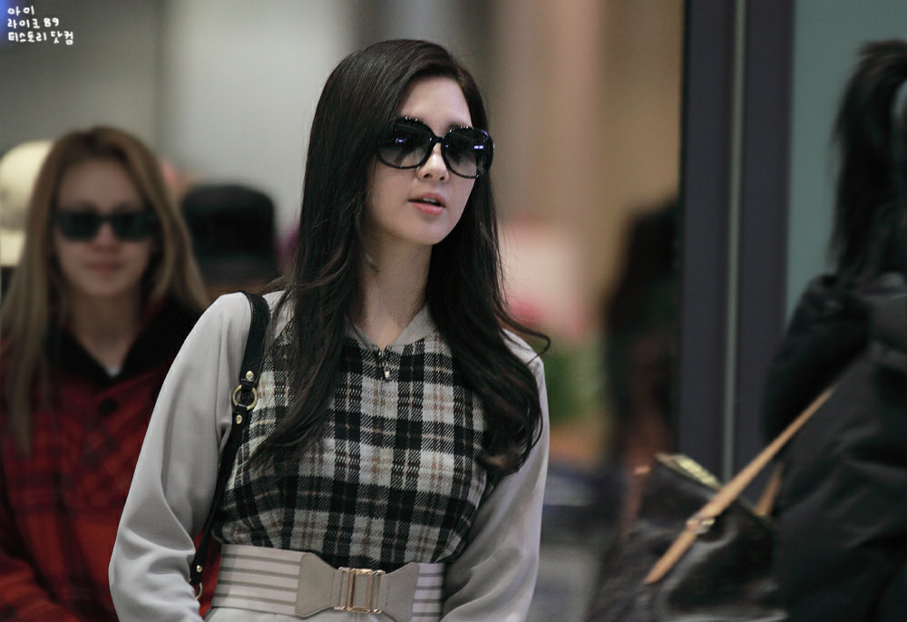 [OTHER][05-02-2012] SNSD|| Airport News Pictorial - Back to Korea Z7iCB