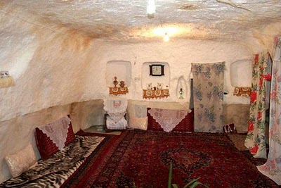 700 years old troglodyte stone house village in IRAN اهل الكهوف في ايران منذ 700 عام 700year-old-stone-house-16