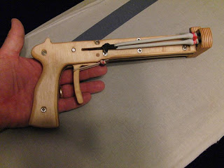 James Bond's Slingshot Pistol Spy16
