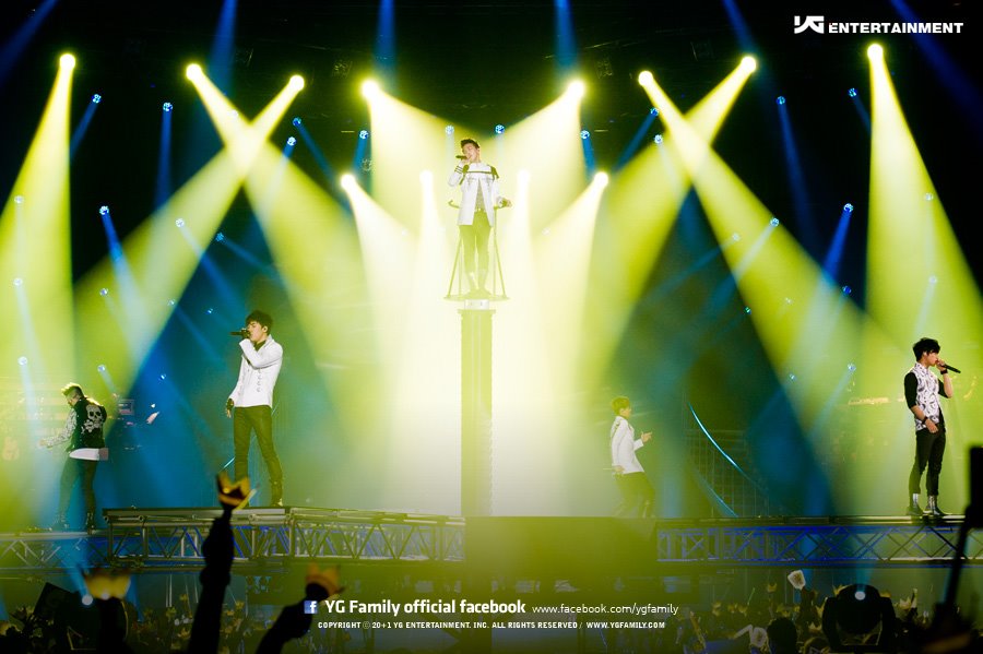 [Pics] YG Family Facebook Actualiza: 15th Aniversario YG Family Concert 389386_308766875810577_143884685632131_1076738_727774718_n