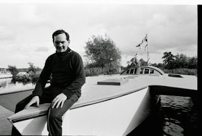 Изоставени кораби A99534_donald-crowhurst-in-una-scena-del-documentario-deep-water-la-folle-regata-930411-640x433