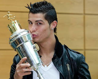 صور حصرية لكريستيانو رونالدو 2 21369_ori_cristiano_ronaldo