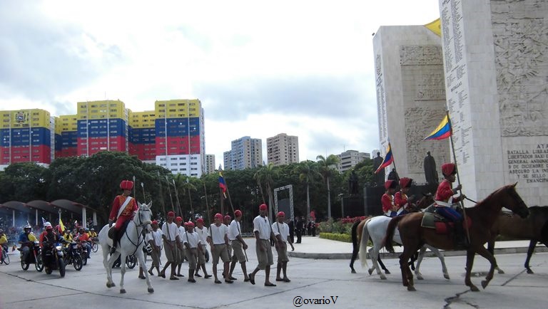 ElEsequiboEsVenezuela - Gobierno de Nicolas Maduro. - Página 28 %25235J-2015%2Bdesfile%2B020