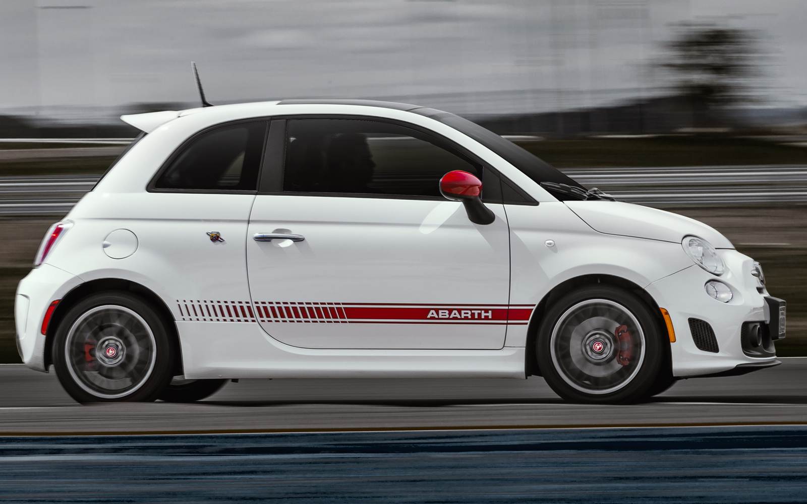 Fiat 500 Mexicano / Facelift  - Página 7 500_abarth_0009