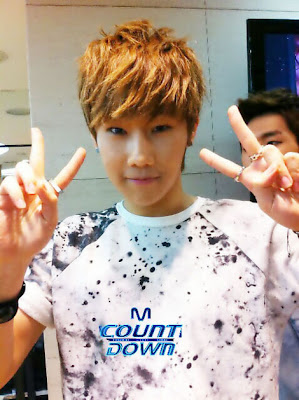 [28.07]Dans les coulisses du M Countdown! [Photos] 20110728_mcd_infinite_backstage_5