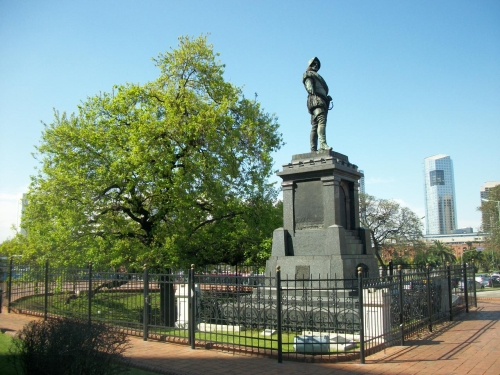 Simbolos Españoles de Buenos Aires MONUMENTO%2BA%2BJUAN%2BDE%2BGARAY%2BEN%2BBUENOS%2BAIRES