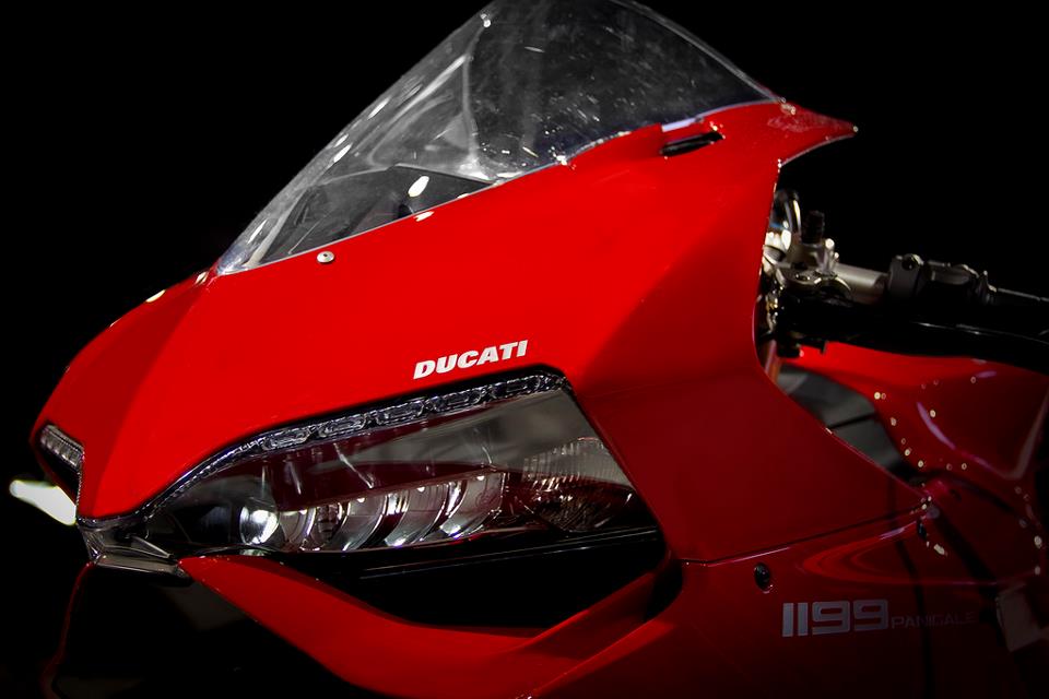 ducati 1199 Panigale - Page 29 404410_149864575123122_124669327642647_198453_357031908_n