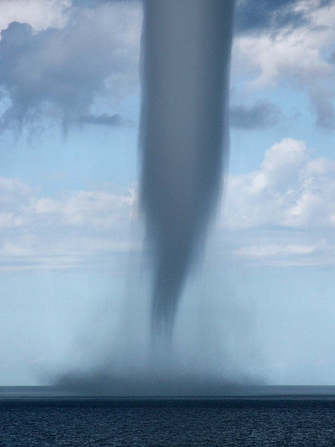 روافع المياه في البحر الأدرياتيكي Tornado8