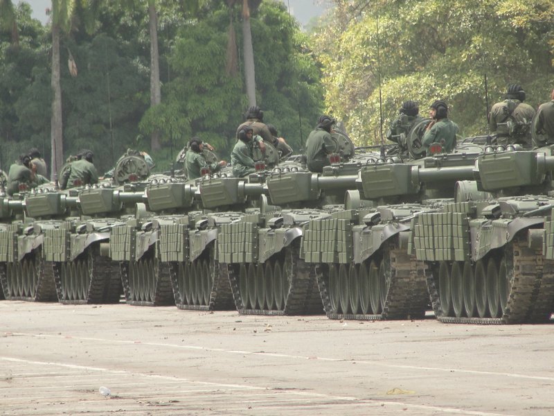 Hipótesis de conflicto Venezuela-colombia T-72_Los_Proceres