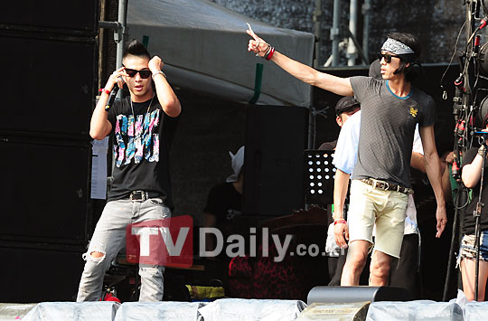 [05.08]G-Dragon,TOP & Teayang "Super Traxx2011" Repetition Photos Taeyang6