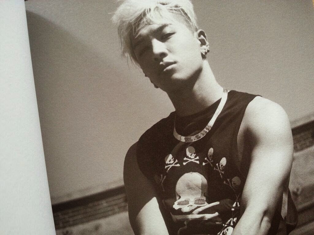 [13/06/14][Photos] Version cao cấp của Album "RISE". Taeyang_rise_deluxe_070