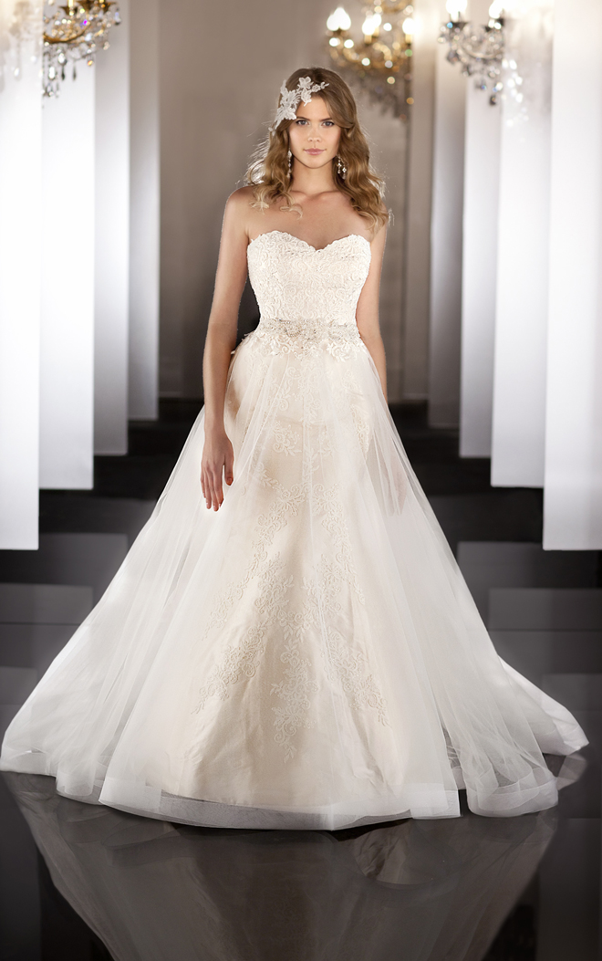 اروع فساتين الزفاف Wedding-dresses-martina-liana-2013-style-461_main_zoom