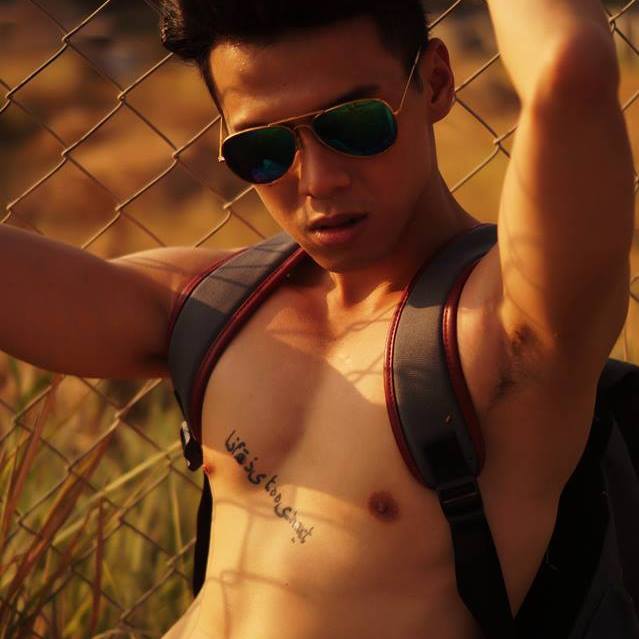 Hot boy nude: Lê Phạm Huyền Vũ ( Cute face + Nice body ) 10920945_10200767266221466_2893780783434405573_n