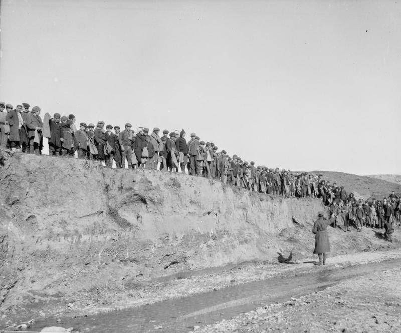 Σφίγγες φυλάνε τον τάφο του Μ. Αλεξάνδρου; - Σελίδα 2 %CF%84%CF%85