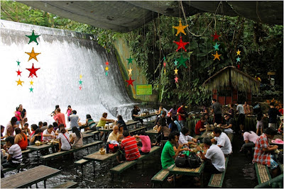 The Labassin Waterfall, Restoran Unik di Bawah Air Terjun Gambar2