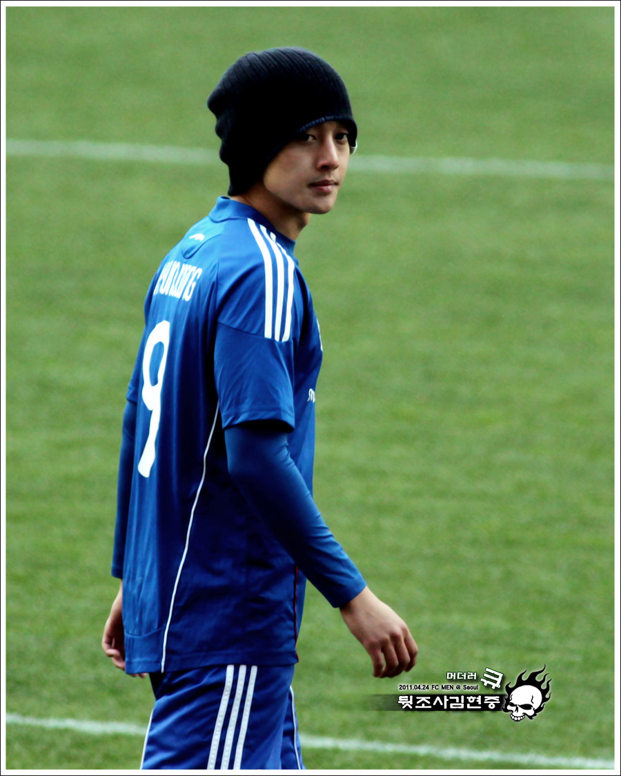 Kim Hyun Joong, Eye Candy En el campo de fútbol A9%255B1%255D