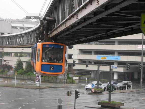 மின்சார வாகணம்  Hanging-trains-in-germany04