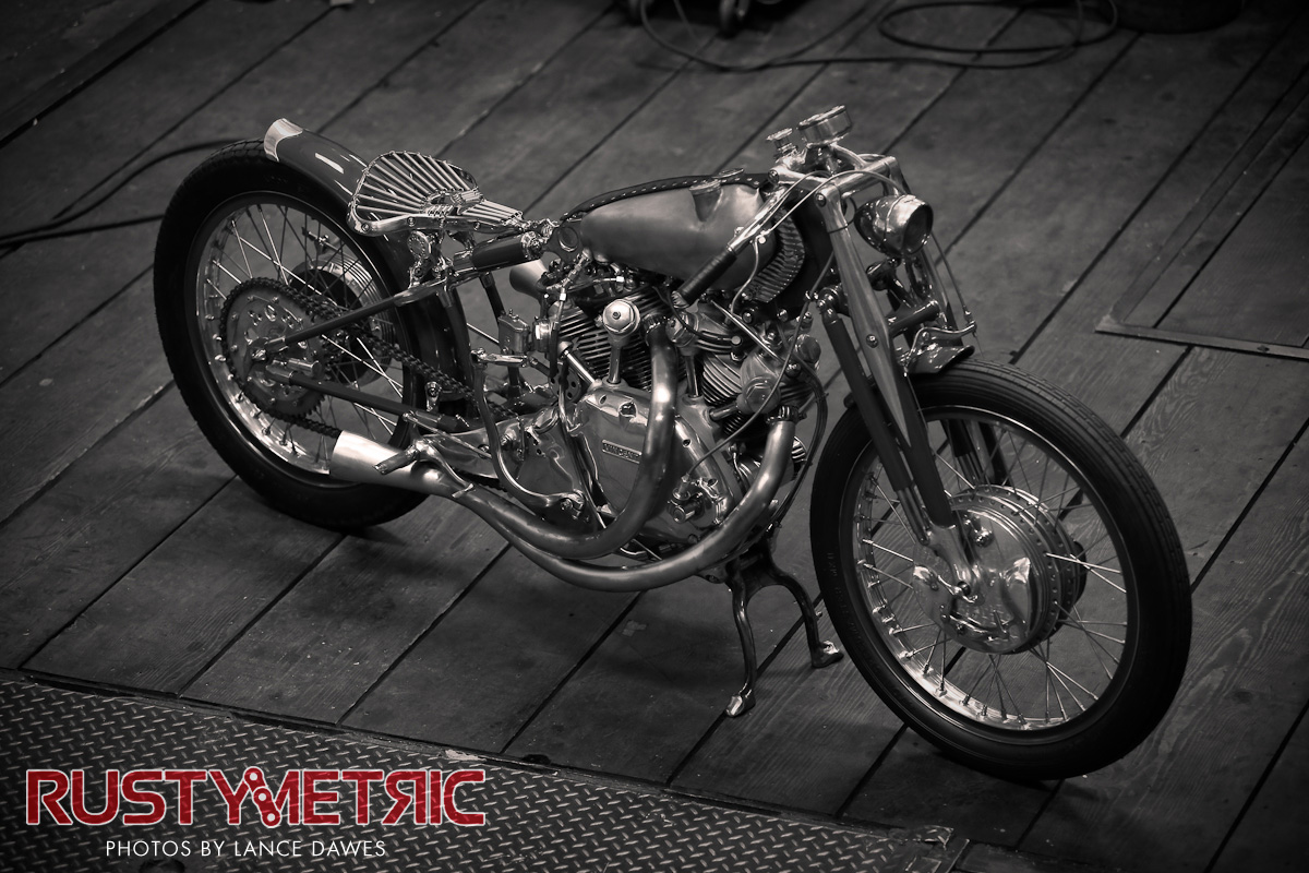 Vincent - Page 2 Falcon-motorcycles_black-vincent_RUSTYMETRIC_lance-dawes