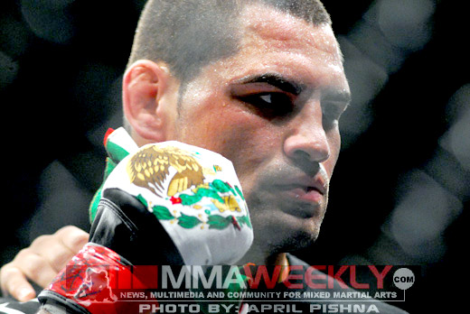 Mexicanos en el extranjero  - Página 2 Cain-velasquez