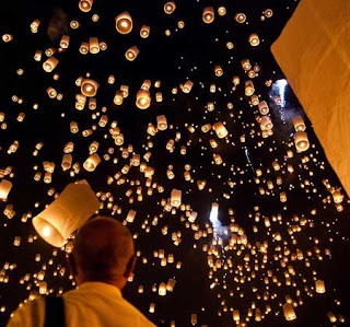 من أجمل مهرجانات العالم هو مهرجان المصابيح في تايلند  12