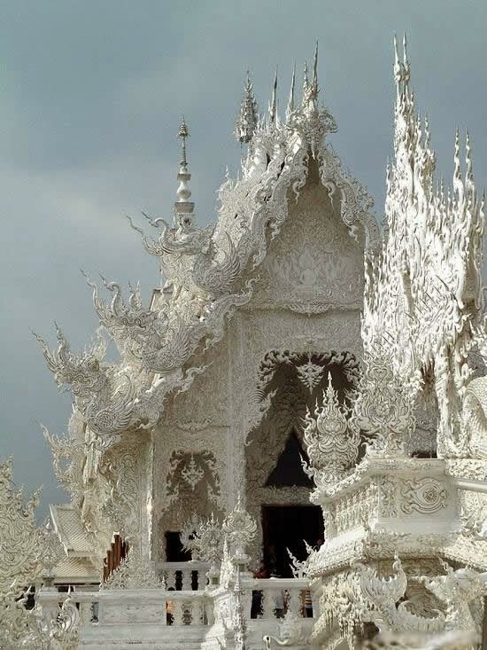 المعبد الأبيض..من أجمل الأبنية في العالم White-temple-thailand-Wat_Rong_Khun-1