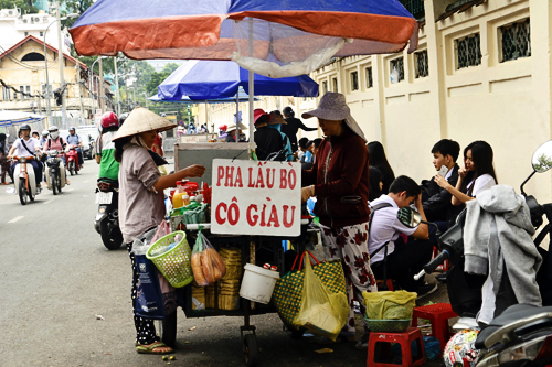 Ẩm thực du lịch Sài Gòn trong buổi xế chiều Pha-lau-bo