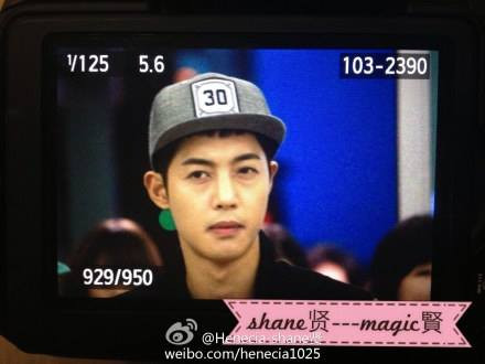 {صور} Kim Hyun Joong في مطار Inchon مغادر الى China في 9/5 806294344